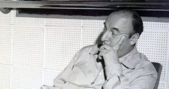 Manuscrito original de Neruda fue depositado en el Instituto Cervantes