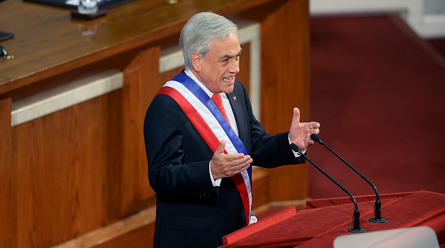 Cadem: solo un 35% de los chilenos supo o se informó del discurso de Piñera en la Cuenta Pública Cadem: solo un 35% de los chilenos supo o se informó del discurso de Piñera en la Cuenta Pública
