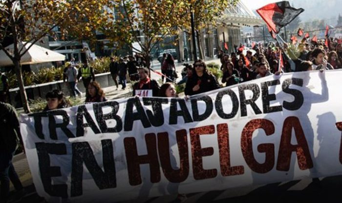 “¡Trabajadores y clases medias del mundo, uníos!”: organizar al 99% “¡Trabajadores y clases medias del mundo, uníos!”: organizar al 99%
