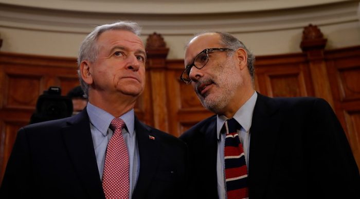 Valdés define postura ante debate por impuestos a empresas y dice que gran “yaya” de Chile es que servicios no pagan IVA Valdés define postura ante debate por impuestos a empresas y dice que gran