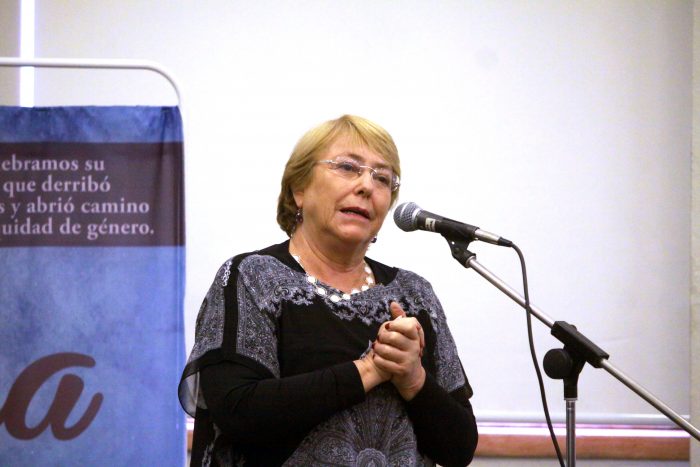 Bachelet destacó a feministas: “Estoy súper optimista con el movimiento de las chiquillas” Bachelet destacó a feministas: “Estoy súper optimista con el movimiento de las chiquillas”