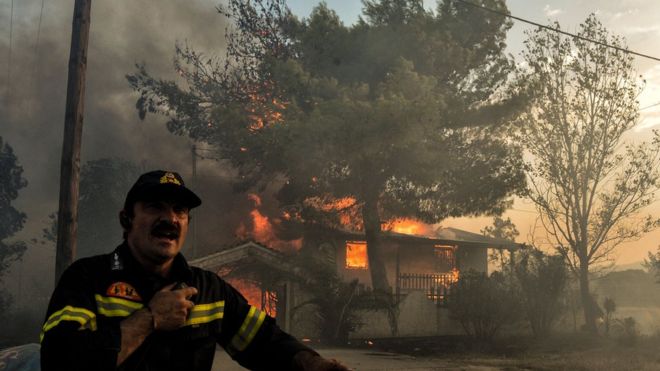 Grecia: al menos 50 muertos en feroces incendios forestales cerca de Atenas Grecia: al menos 50 muertos en feroces incendios forestales cerca de Atenas