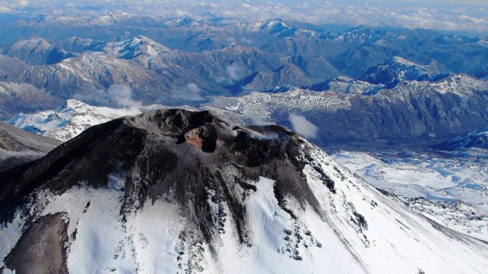 Se mantiene la alerta por posible erupción del volcán Nevados de Chillán Se mantiene la alerta por posible erupción del volcán Nevados de Chillán