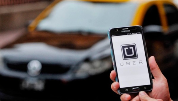 Alta tensión en Uber y Cabify: masivas protestas en España y en Chile rechazan proyecto del Gobierno Alta tensión en Uber y Cabify: masivas protestas en España y en Chile rechazan proyecto del Gobierno