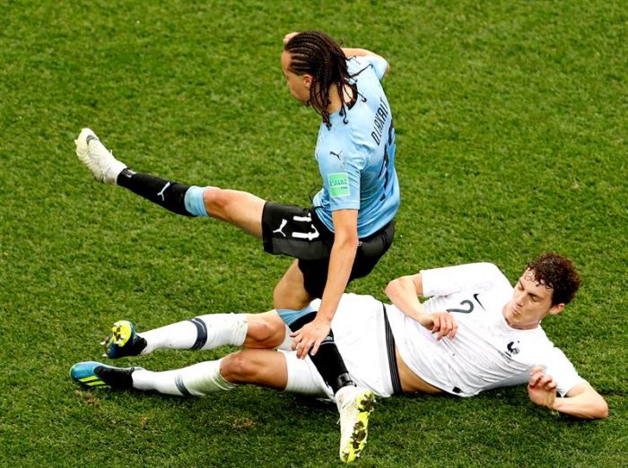 Uruguay se va para la casa: Francia, primera semifinalista con goles de Varane y Griezmann Uruguay se va para la casa: Francia, primera semifinalista con goles de Varane y Griezmann