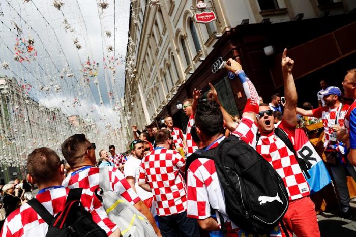 Euforia: El Mundial pone “patas arriba” la vida cotidiana de los croatas Euforia: El Mundial pone “patas arriba” la vida cotidiana de los croatas