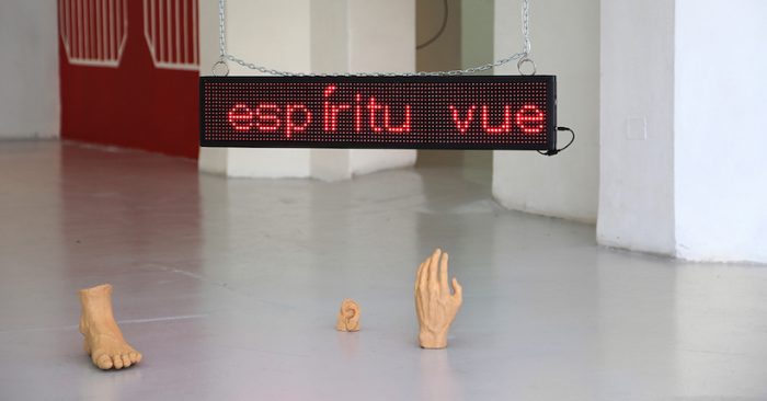 Exposición colectiva “Crónicas de estar y desaparecer” en Galería Gabriela Mistral Exposición colectiva “Crónicas de estar y desaparecer” en Galería Gabriela Mistral