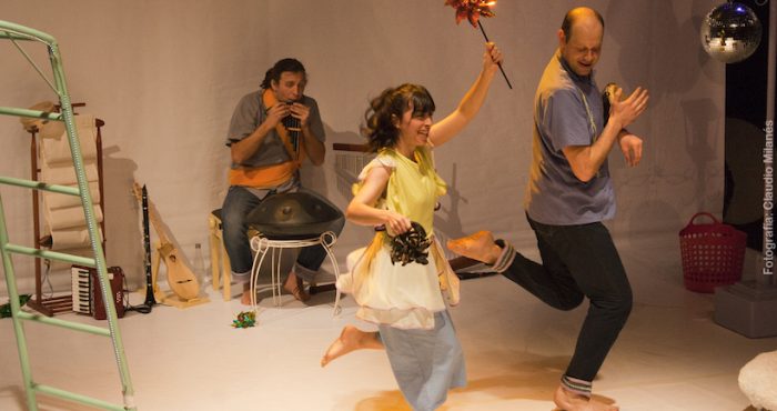 Obra para la primera infancia “Melodías en el Aire” en Teatro Camino Obra para la primera infancia “Melodías en el Aire” en Teatro Camino