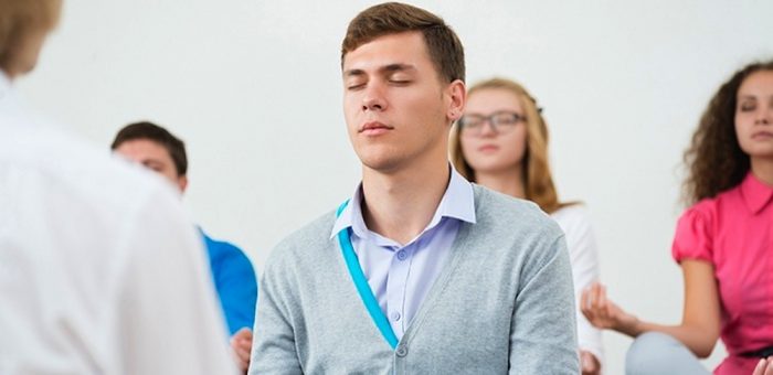 Crece la tendencia a meditar en el lugar de trabajo Crece la tendencia a meditar en el lugar de trabajo