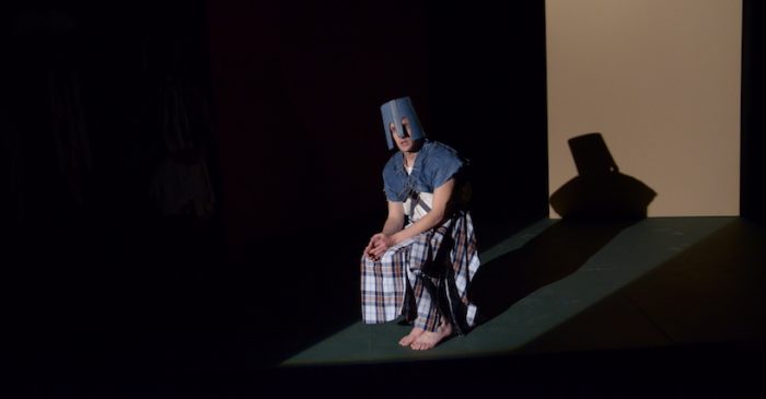 Obra “Donde viven los bárbaros” de la compañía Bonobo en Teatro UC Obra “Donde viven los bárbaros” de la compañía Bonobo en Teatro UC