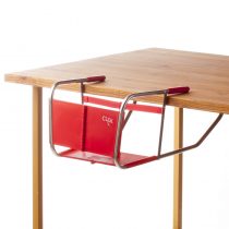 Pareja chilena de emprendedores crea innovadora silla plegable para niños