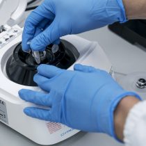 Los banqueros de inversión en Hong Kong atrapan la fiebre biotecnología