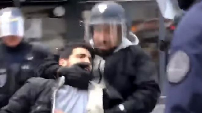 Escándalo en Francia: Cae el jefe de seguridad de Macron que golpeó a manifestantes Escándalo en Francia: Cae el jefe de seguridad de Macron que golpeó a manifestantes