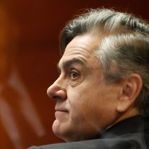 Se le estrecha el cerco a Longueira: juzgado disolvió la fundación que usó para recibir platas de SQM
