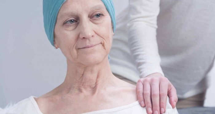 Cuatro semanas de demora en cirugías de cáncer de mama elevaría en 10 las muertes en un grupo de mil mujeres Cuatro semanas de demora en cirugías de cáncer de mama elevaría en 10 las muertes en un grupo de mil mujeres