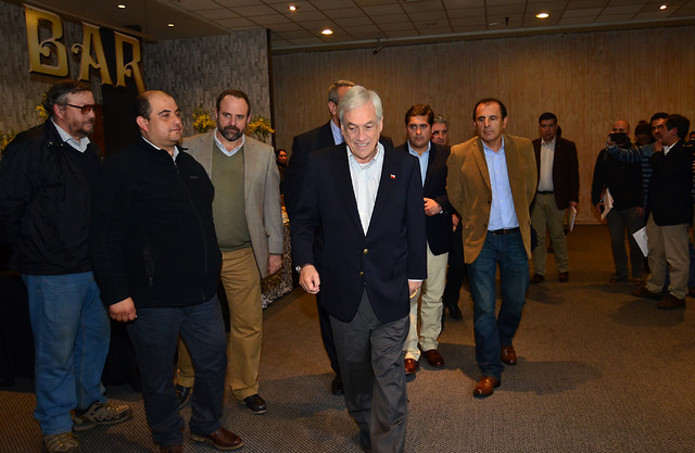 Piñera tras reunión con remolacheros y trabajadores de Iansa: “No van a estar solos” Piñera tras reunión con remolacheros y trabajadores de Iansa: “No van a estar solos”