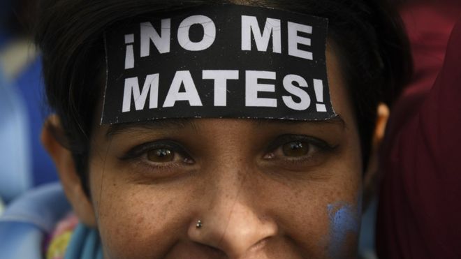 Aborto en Argentina: cómo es ahora y qué es lo que puede cambiar con la ley que tanto divide al país Aborto en Argentina: cómo es ahora y qué es lo que puede cambiar con la ley que tanto divide al país