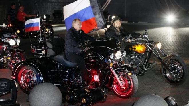 Quiénes son los “Lobos de la Noche”, los motociclistas rusos admiradores de Putin y Stalin que buscan extenderse por Europa Quiénes son los