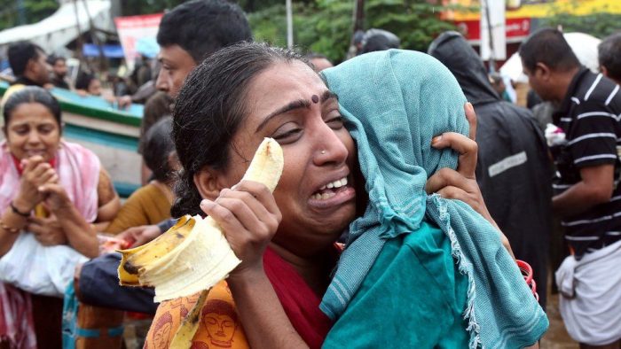 “Por favor, dennos un helicóptero. Se los ruego. Ayúdenme, la gente en mi lugar morirá”: 5.000 personas siguen varadas por las lluvias en India