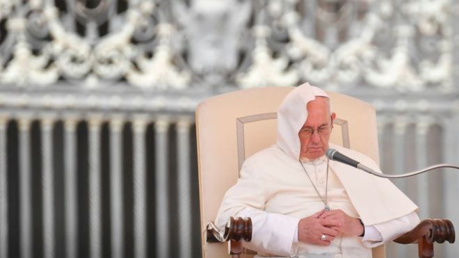 Cuáles son las dos «batallas» que enfrenta el papa Francisco en medio de una de las mayores crisis de la Iglesia católica moderna Cuáles son las dos