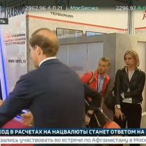 Rusia: Periodista se desmaya en medio de entrevista