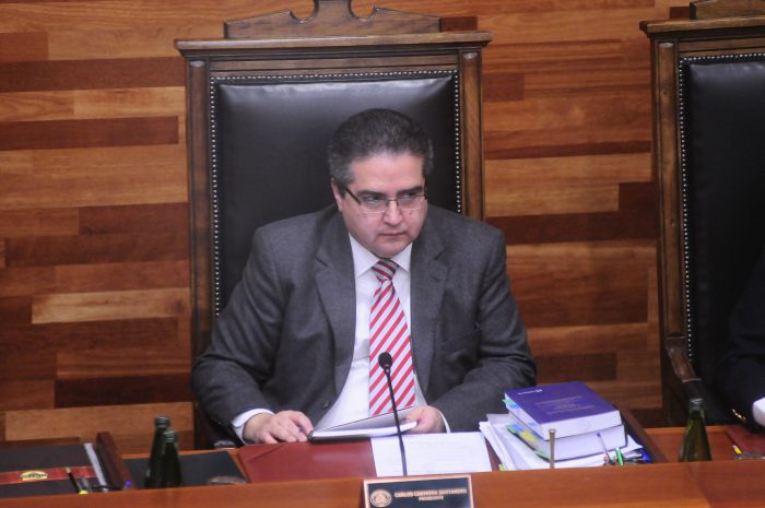 Carmona renuncia a Derecho de la U. de Chile: «La Escuela necesita que nada la distraiga de sus tareas» Carmona renuncia a Derecho de la U. de Chile: