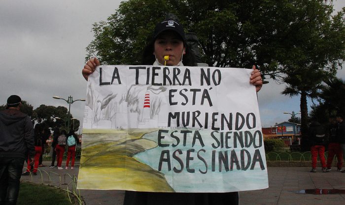 Nube tóxica en Quintero: Greenpeace lo cataloga como el “Chernóbil chileno” y gobierno paraliza fuentes contaminantes Nube tóxica en Quintero: Greenpeace lo cataloga como el “Chernóbil chileno” y gobierno paraliza fuentes contaminantes