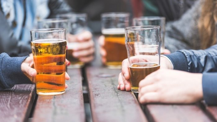 El consumo moderado de alcohol también puede provocar cáncer