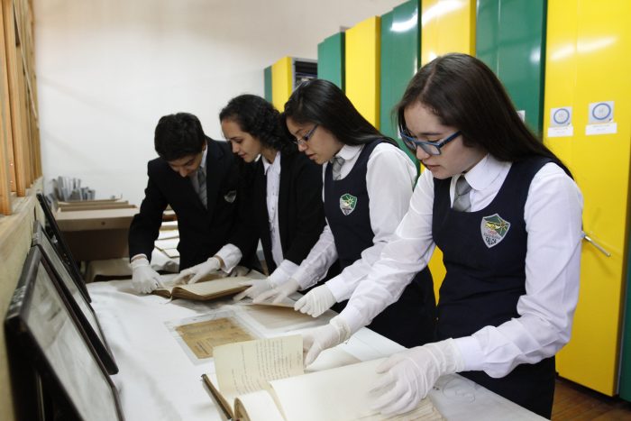 Colegios de todo Chile dan a conocer sus experiencias de rescate histórico y patrimonial Colegios de todo Chile dan a conocer sus experiencias de rescate histórico y patrimonial