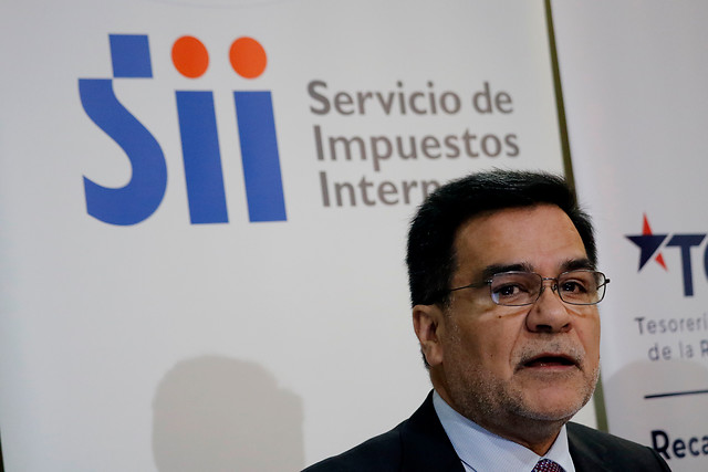 Gobierno apuesta por continuidad en el SII y mantiene a Fernando Barraza como director