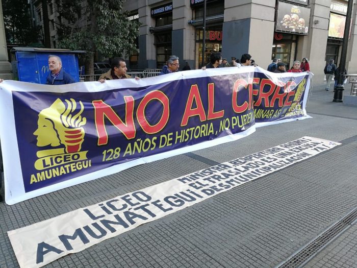 Liceo Amunátegui: Comité de Defensa solicita a ministra Cubillos reapertura del establecimiento Liceo Amunátegui: Comité de Defensa solicita a ministra Cubillos reapertura del establecimiento