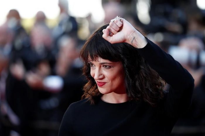 Asia Argento, pionera de #MeToo, acusada de abuso sexual de menor Asia Argento, pionera de #MeToo, acusada de abuso sexual de menor