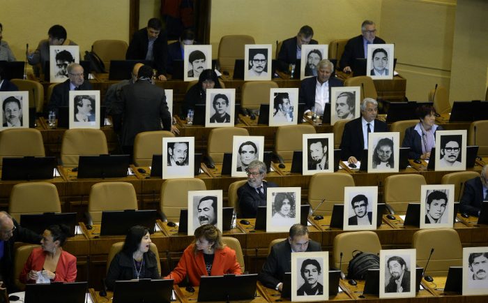 DDHH vuelven a aglutinar a la oposición: desde la DC al Frente Amplio ratifican acusación constitucional contra la Sala Penal DDHH vuelven a aglutinar a la oposición: desde la DC al Frente Amplio ratifican acusación constitucional contra la Sala Penal