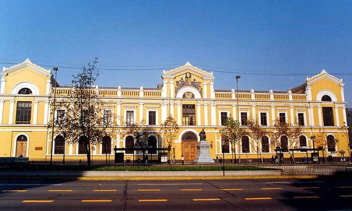 Cátedras de la Universidad de Chile critican dichos del ministro de la Cultura: “Solidarizamos con el Museo de la Memoria y los Derechos Humanos y todo su personal” Cátedras de la Universidad de Chile critican dichos del ministro de la Cultura: “Solidarizamos con el Museo de la Memoria y los Derechos Humanos y todo su personal”