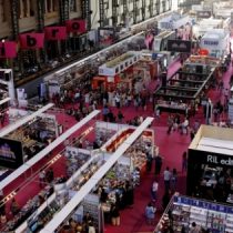 Feria Internacional del Libro de Santiago 2018 herida de muerte por lucha de poder entre editoriales