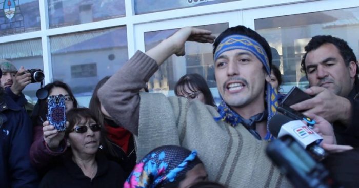 Justicia argentina aprueba extradición a Chile de dirigente mapuche para ser juzgado por incendio y tenencia ilegal de armas Justicia argentina aprueba extradición a Chile de dirigente mapuche para ser juzgado por incendio y tenencia ilegal de armas