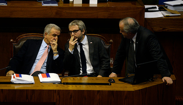 Piñera ordena a ministros lograr acuerdo con la oposición por salario mínimo Piñera ordena a ministros lograr acuerdo con la oposición por salario mínimo