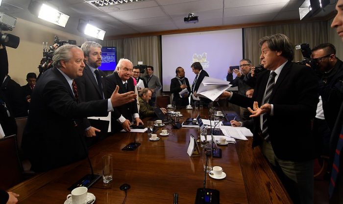 Fuego cruzado en salario mínimo: Gobierno anuncia nuevo proyecto y la CUT le exige olvidarse de la plurianualidad Fuego cruzado en salario mínimo: Gobierno anuncia nuevo proyecto y la CUT le exige olvidarse de la plurianualidad