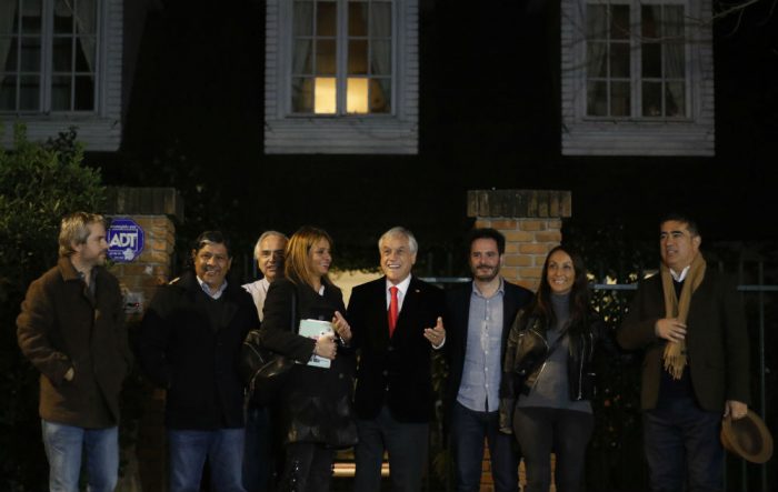Piñera intenta ordenar la casa en Chile Vamos tras seguidilla de “fuego amigo” Piñera intenta ordenar la casa en Chile Vamos tras seguidilla de “fuego amigo”