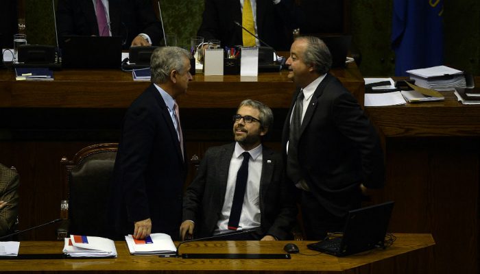 Estrategia de La Moneda de veto parlamentario enciende los ánimos en la antesala de la Reforma Tributaria Estrategia de La Moneda de veto parlamentario enciende los ánimos en la antesala de la Reforma Tributaria