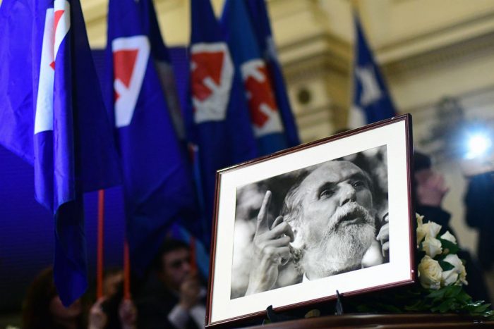 Mundo político despide al Aylwin “combatiente”: honores en el ex Congreso al hombre que no necesitó contexto para defender DDHH Mundo político despide al Aylwin “combatiente”: honores en el ex Congreso al hombre que no necesitó contexto para defender DDHH