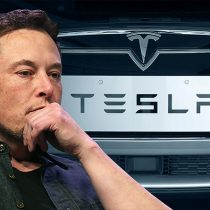 Elon Musk en una seguidilla de comportamientos inesperados