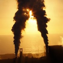 La pandemia del COVID-19 y la baja del CO2 a nivel global: la urgencia de una Mesa Medioambiental