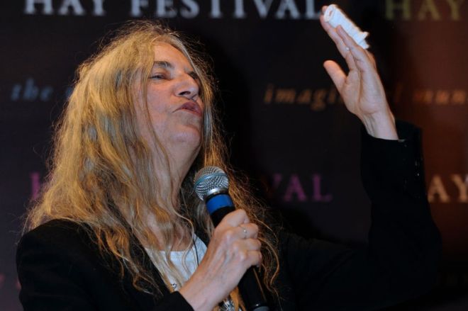 “Hay mucha gente en Estados Unidos que quiere y respeta a los mexicanos”: el mensaje de unidad de la “madrina del Punk” Patti Smith “Hay mucha gente en Estados Unidos que quiere y respeta a los mexicanos”: el mensaje de unidad de la “madrina del Punk” Patti Smith