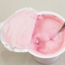 ¿Cuánta azúcar tiene realmente el yogur?