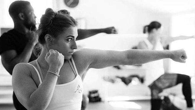 “BoxingYoga”: cómo es la combinación de boxeo y yoga (y qué beneficios tiene para la salud)