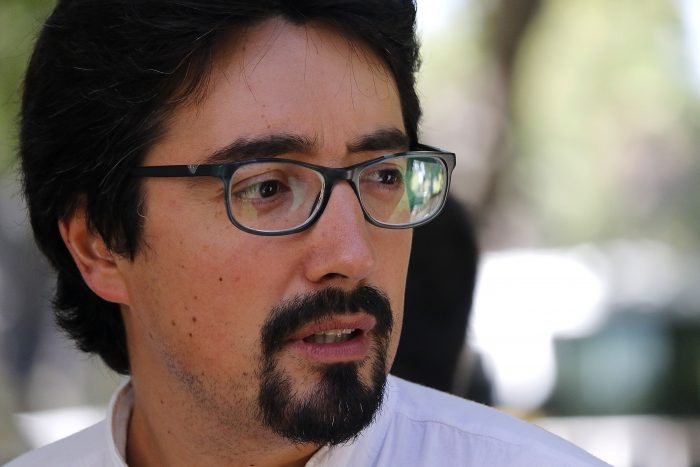 Senador Latorre pide modificar la Ley Orgánica Constitucional del Congreso para permitir acceso de personas y medios a comisiones Senador Latorre pide modificar la Ley Orgánica Constitucional del Congreso para permitir acceso de personas y medios a comisiones