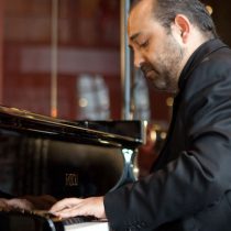 Ciclo de pianistas: Sonata “Claro de luna” de Beethoven en Teatro Universidad de Chile