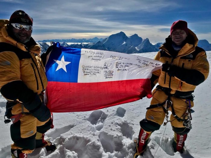 Ignacio Cueto toca cumbre sobre los 8 mil metros