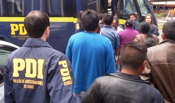 Algunas consideraciones sobre las expulsiones administrativas a los inmigrantes Algunas consideraciones sobre las expulsiones administrativas a los inmigrantes